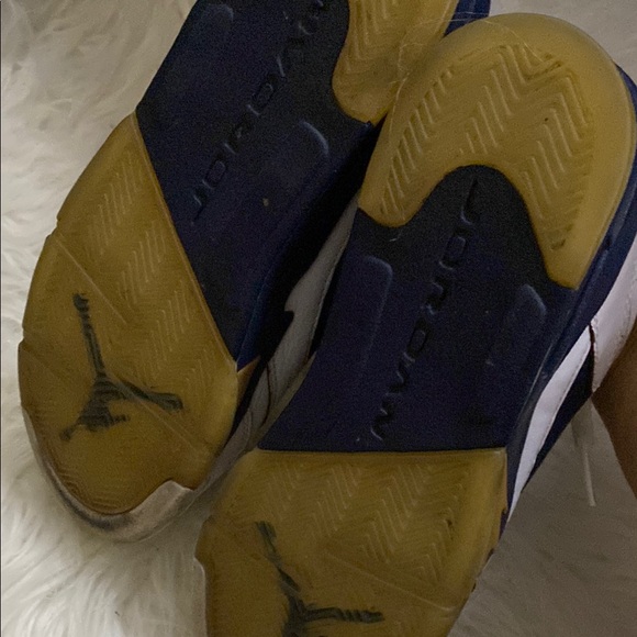 JORDANS Youth Size 6 - Picture 9 of 9